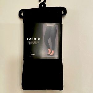Torrid Premium crop legging NWT/NRFP